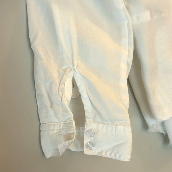 Chico’s Lendzing Fringe- hemmed- Front pockets - roll-tab sleeves white shirt - Picture 8 of 11